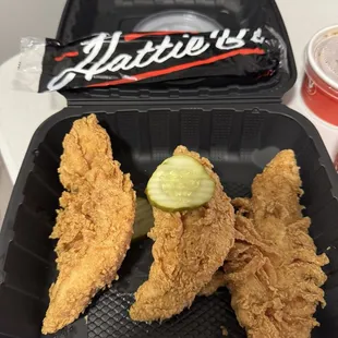 food, chicken wings and fried chicken