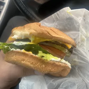 Giant Burger w/ cheese