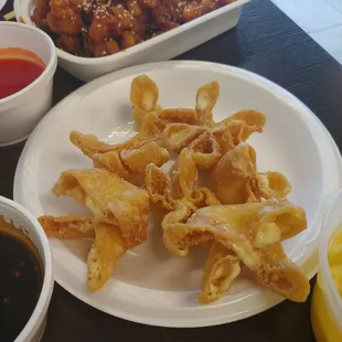 Crab rangoons