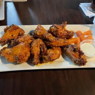 Buffalo wings are delicious. Good sized too.