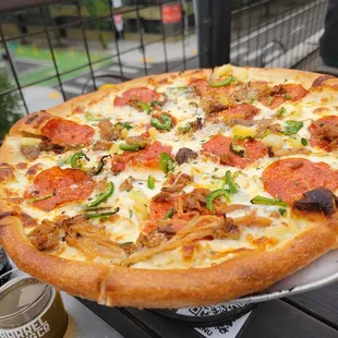 The Jaca pizza - garlic cream sauce, pepperoni, beer braised pulled pork, pineapple, sausage and jalapeño. 9/10 amazing pie