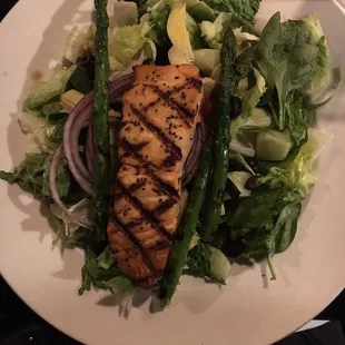 Grilled Salmon Salad