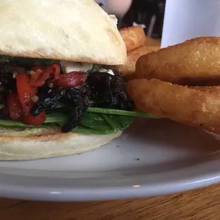 Portobello sandwich with onion rings