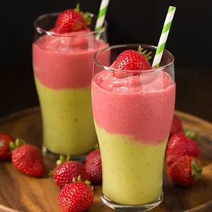  two glasses of smoothie