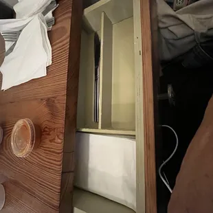 Table, silverware &amp; napkins