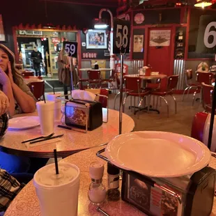 We found the early visitors get the best seats.