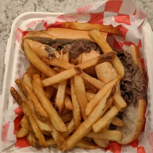 Cheesesteak platter with fries