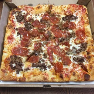 Meatlovers Pizza