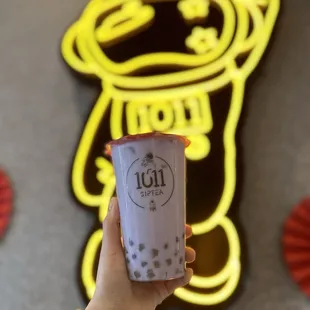 B6. Purple Yam Latte with Tapioca