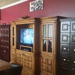 Private cigar lunge with lockers