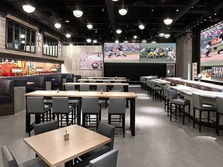 PT's Wings & Sports
