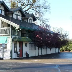 10th Green Inn Hwy 126 in Valley Springs California