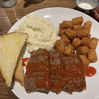 Mashed Potatoes with Cream Gravy
