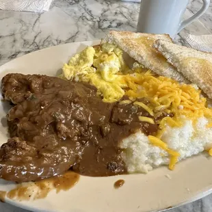 Smothered Liver &amp; Onions Plate