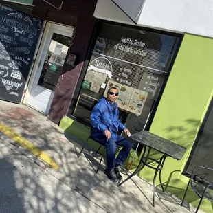 Cute little place, perfect weather to sit outside!