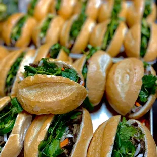bánh mì mini sandwiches
