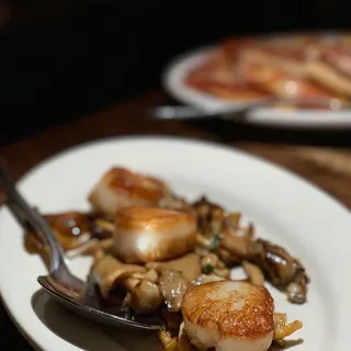 Scallops with Seasonal Mushrooms
