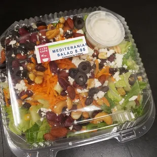 Kidney beans, olives, almonds, cashews, peanuts, feta, carrots &amp; lettuce in the salad