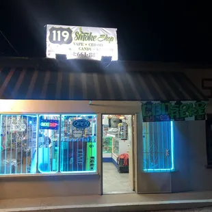 THE BEST SMOKE SHOP IN BAKERSFIELD