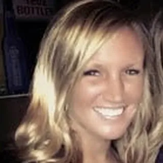 Stefanie R.