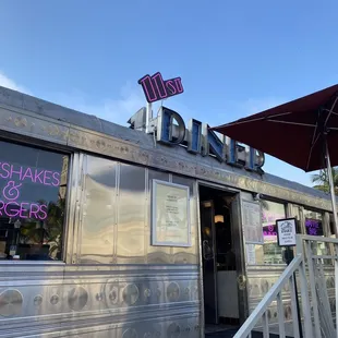 the exterior of the diner