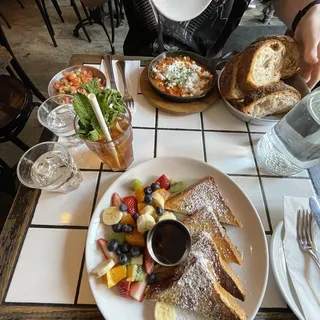 French Toast with Fresh Fruit