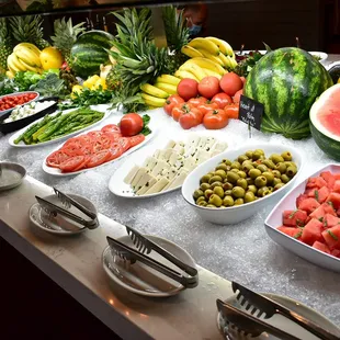 Fresh market salad bar