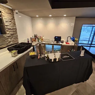 Loft @12Sixty Modern Pub and Kitchen