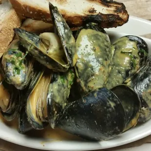 Coconut Curry Mussels