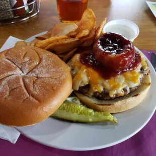 Smokehouse burger with homemade chips