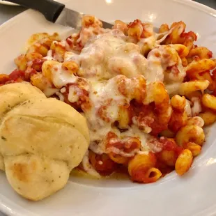Pasta with red sauce