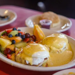 Eggs Benedict - IG: @nelson_eats