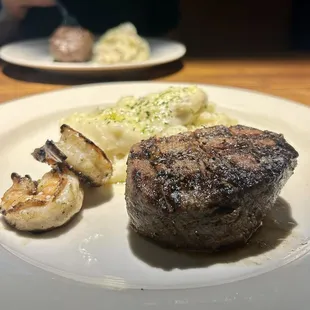 steak &amp; shrimp, mashed potatoes