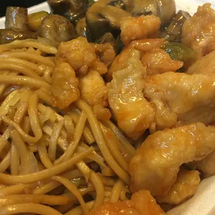 Pineapple chicken, Lo Mein noodles, and Mushroom Chicken at 135 Chinese. $1.35 a Scoop! Who knew?!