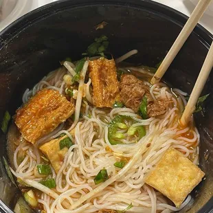 S2. Vegan Spicy Noodle Soup ( Bn B Hu Chay)