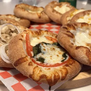 a close up of a pizza