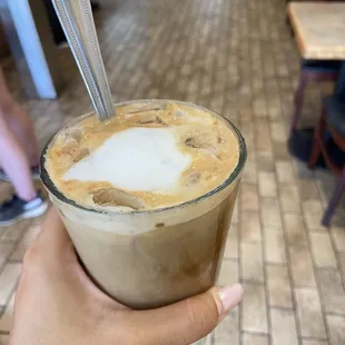 dessert, drink
