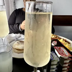 Lemonade Mimosa