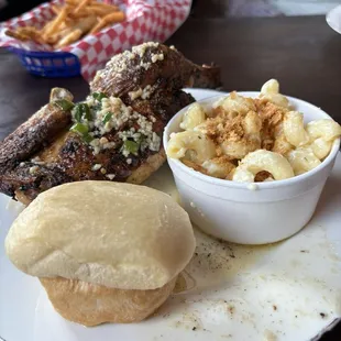 Half chicken, Mac and cheese, roll