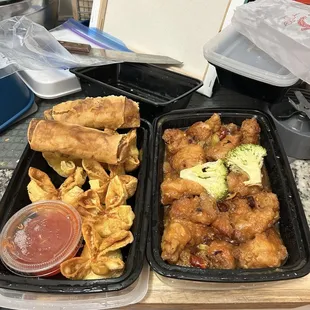 food, chicken wings and fried chicken