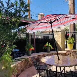 Gorgeous patio!! Love the vibe!!
