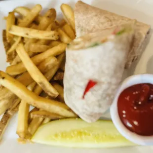 Turkey wrap with fries