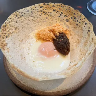 Egg hopper, traditional sambols
