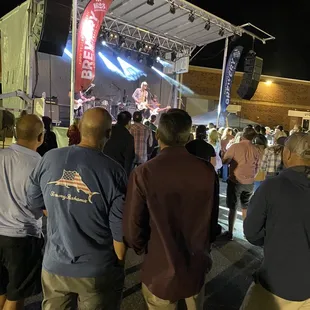 Matt Stell at bands and brews event