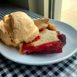 Blackberry Cobbler - à la Mode