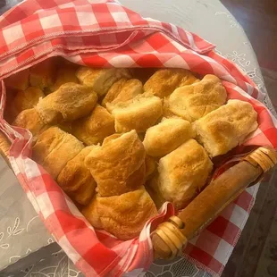 Joe's homemade yeast rolls