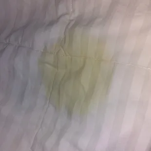 Yellow stain on blanket upon move-in... I hope it was clean.