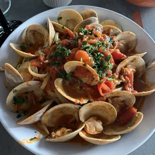 Linguini and clams marinara...so delicious!!!