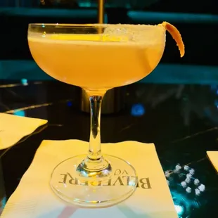 Celebrate my 53rd birthday with my bestie and we had a marvelous time, the crowd was nice , the lounge was eloquent decorated