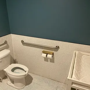 Very clean bathroom too